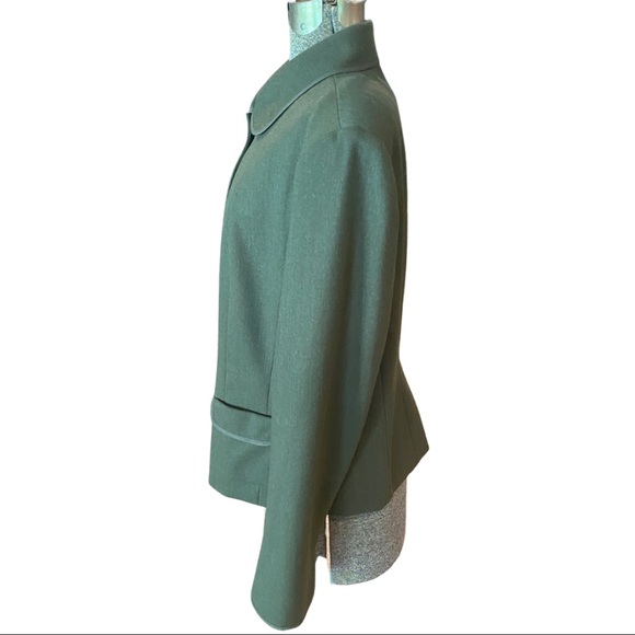 🍁Talbots stretch wool blazer. EUC - Picture 2 of 10